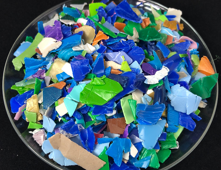 RECYCLED PLASTIC FLAKES